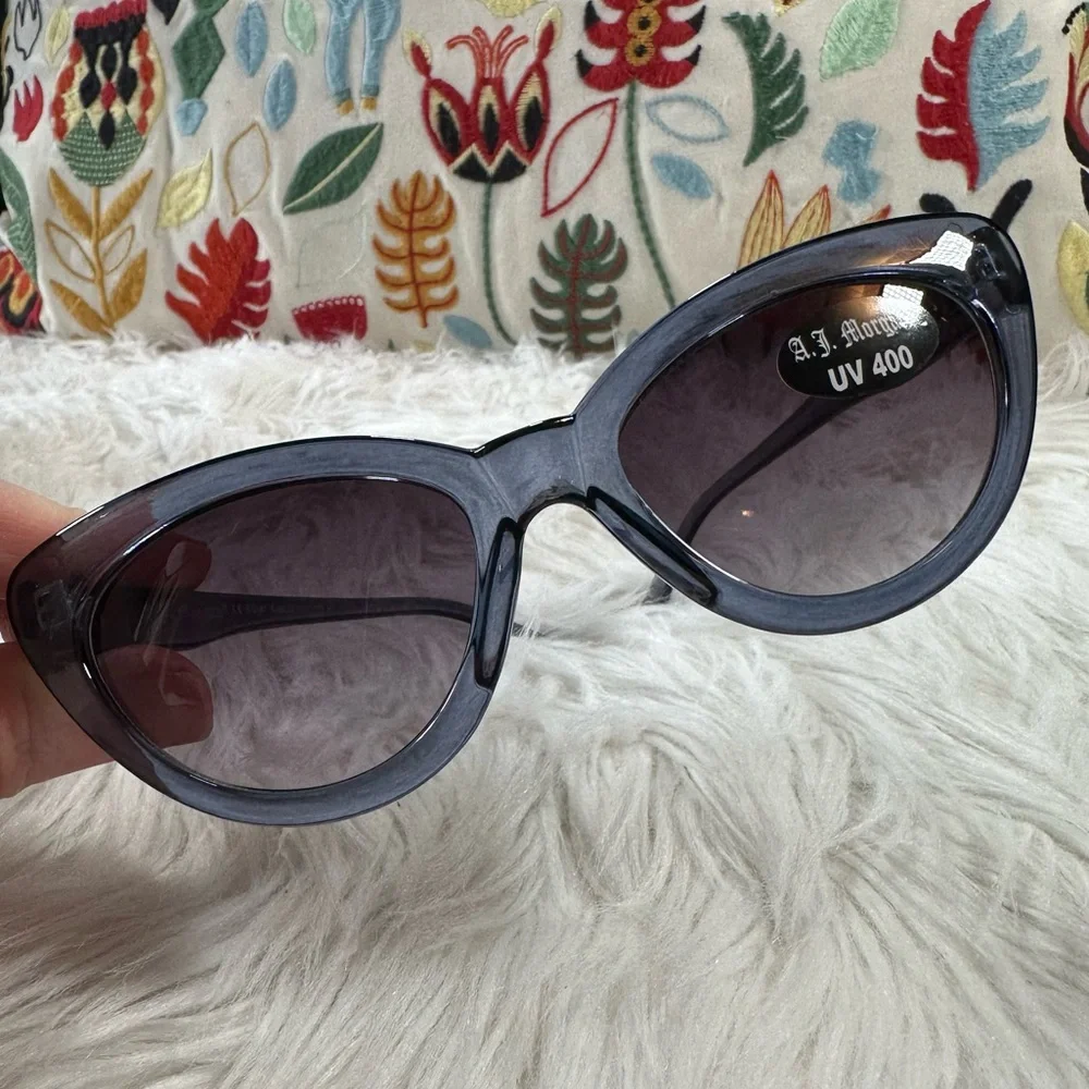AJ Morgan • Filter Cat 3 My Melody Sunglasses in Crystal Blue